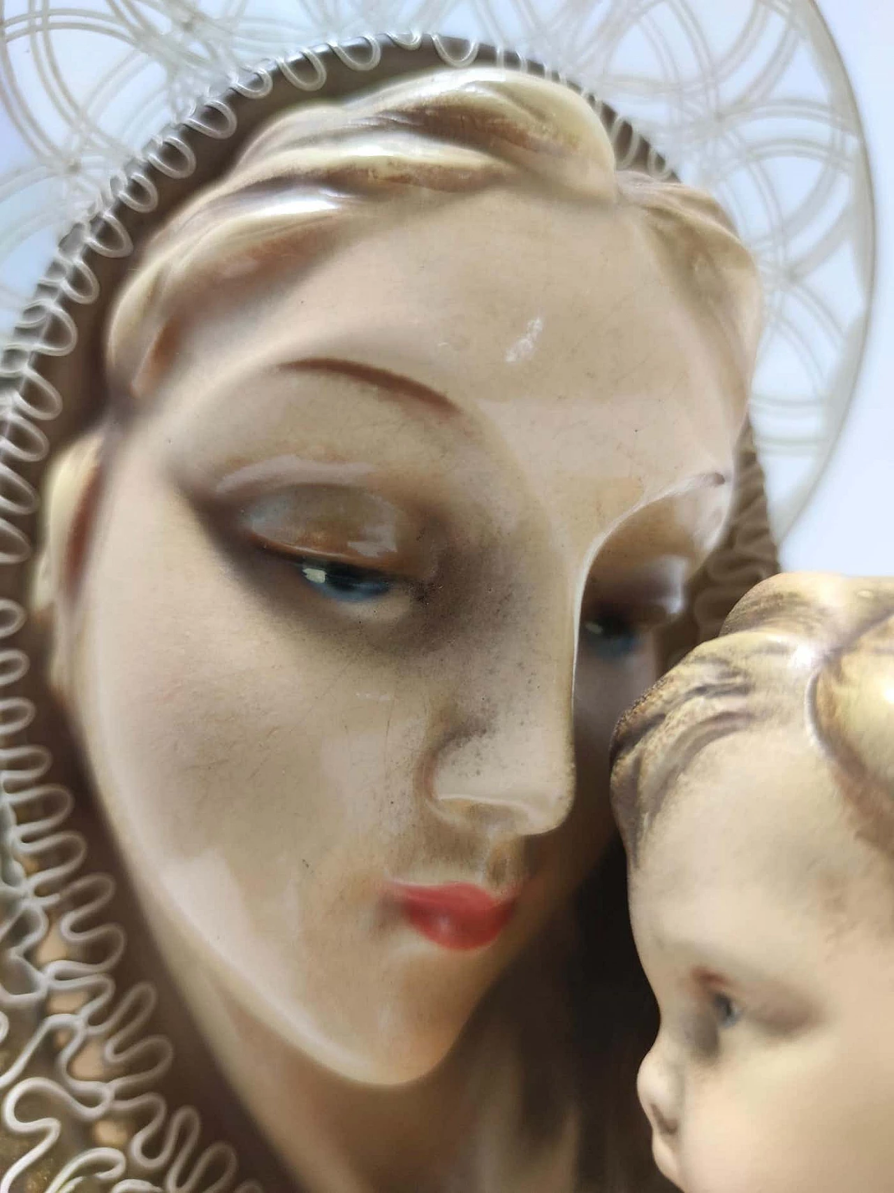 Madonna e Gesù in ceramica smaltata e ottone di Arturo Pannunzio, anni '40 6