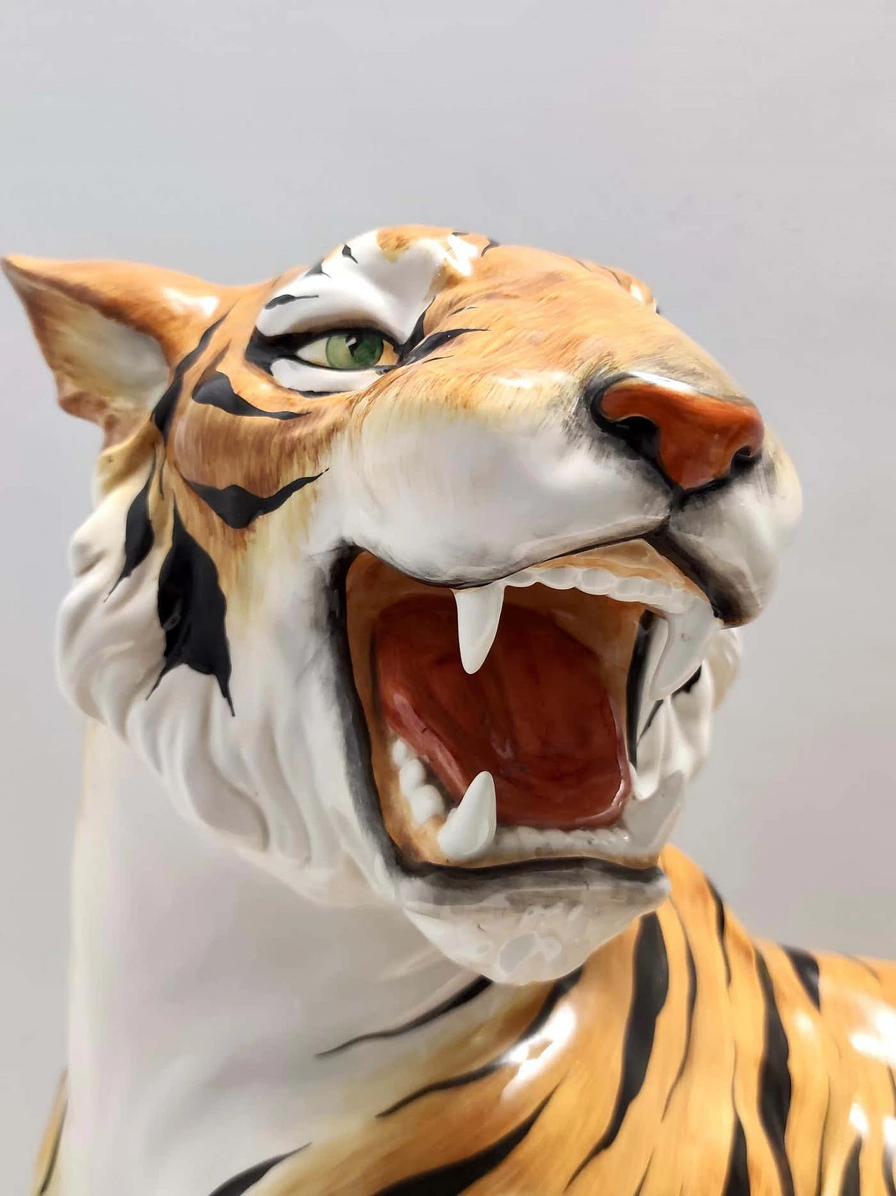 Tigre ruggente in ceramica dipinta a mano, anni '50 4