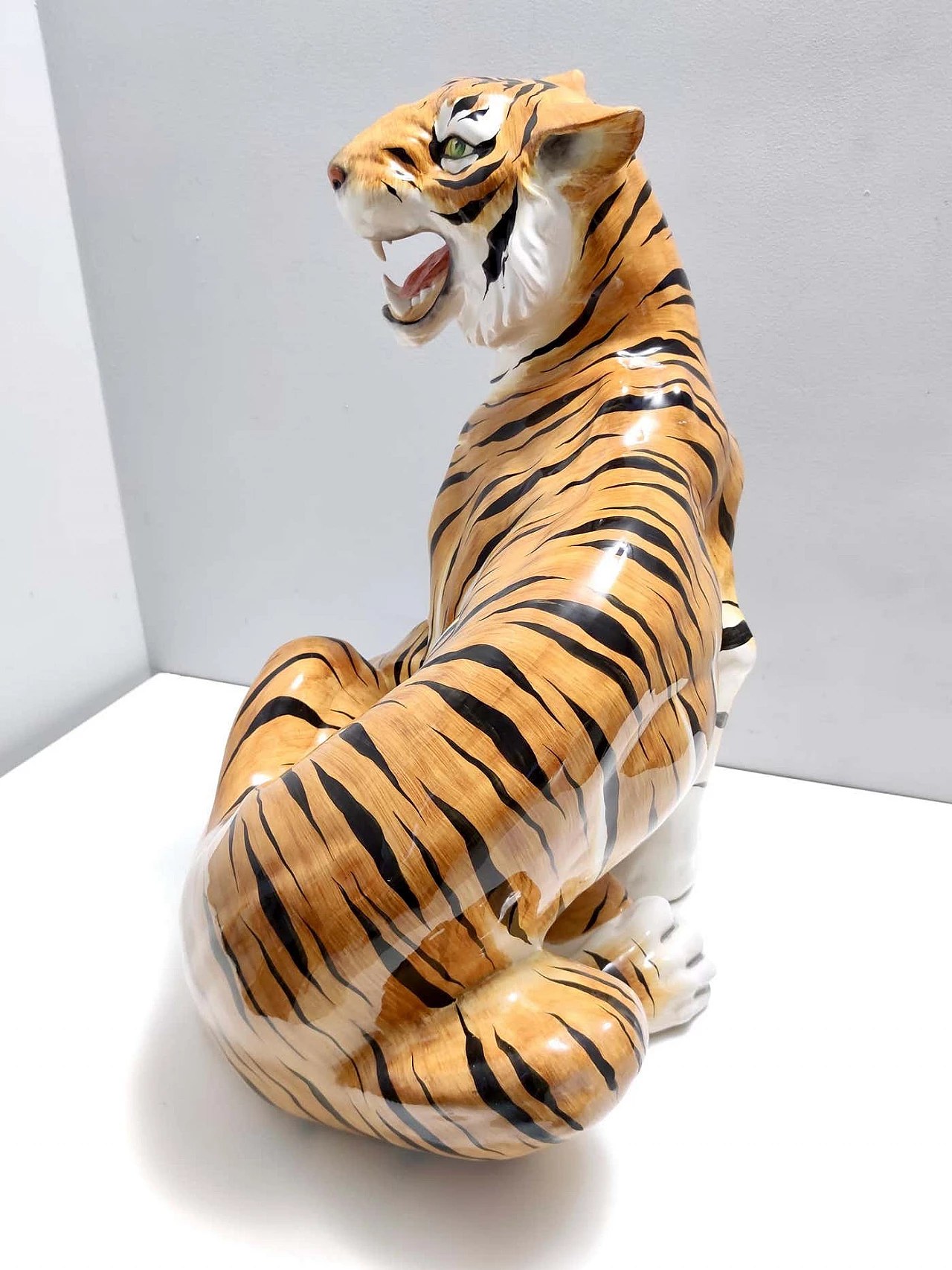 Tigre ruggente in ceramica dipinta a mano, anni '50 9