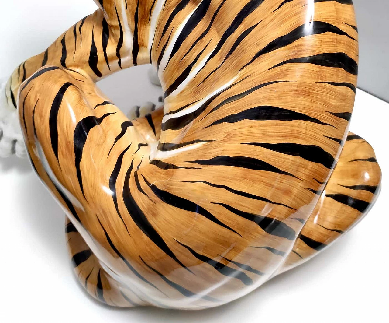 Tigre ruggente in ceramica dipinta a mano, anni '50 10