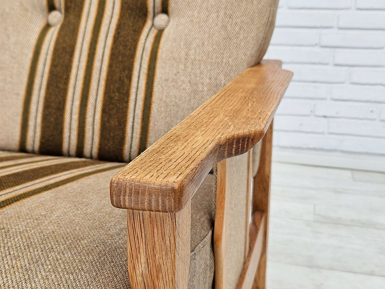 Danish three-seater sofa in wool and oak, 1970s 3