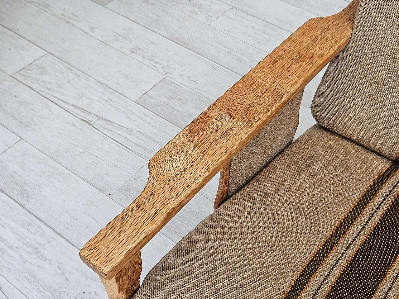 Danish three-seater sofa in wool and oak, 1970s 5