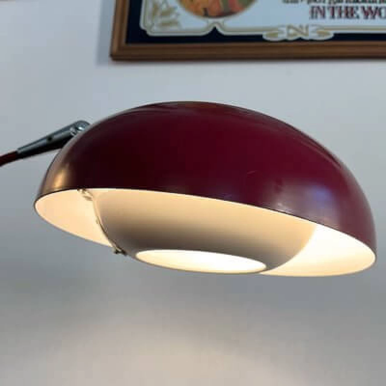 Lampada da tavolo in metallo laccato bordeaux, anni '60 2