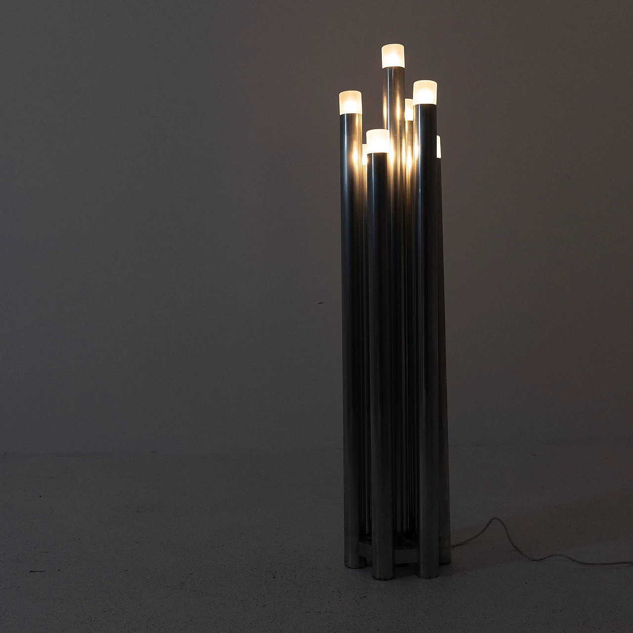 Lampada da terra a sette luci in metallo cromato e vetro satinato, anni '70 8
