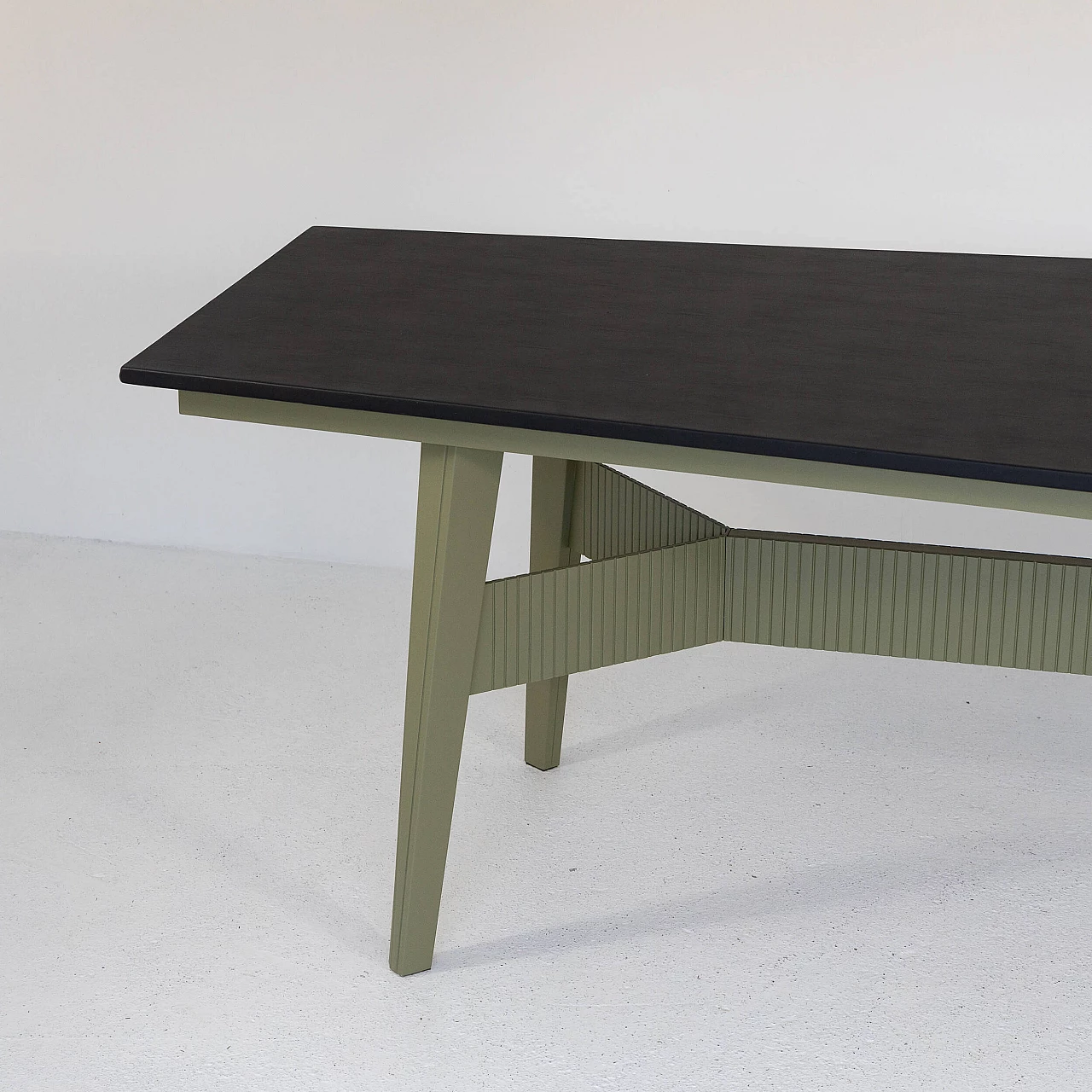 Green varnished metal and black leatherette table, 1960s 12