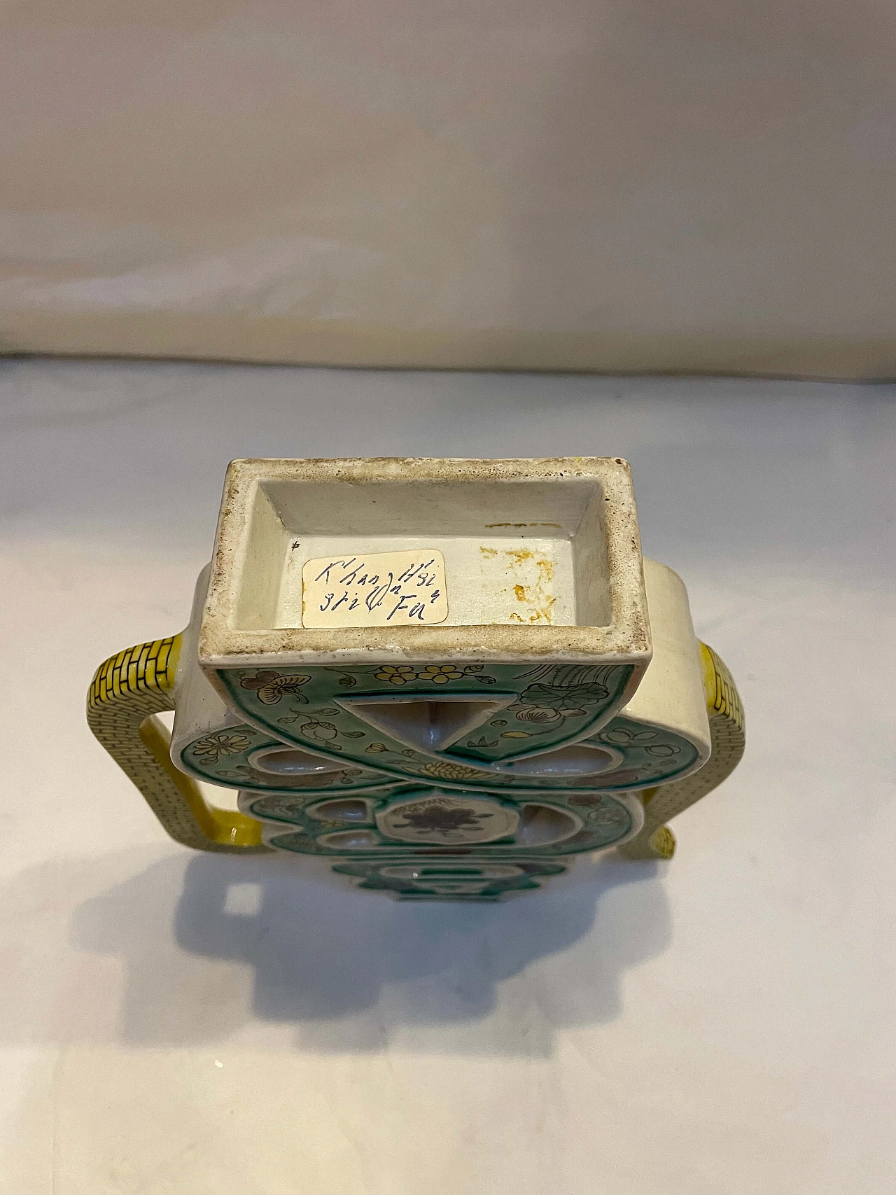 Chinese Famille Verte porcelain teapot, 18th century 6