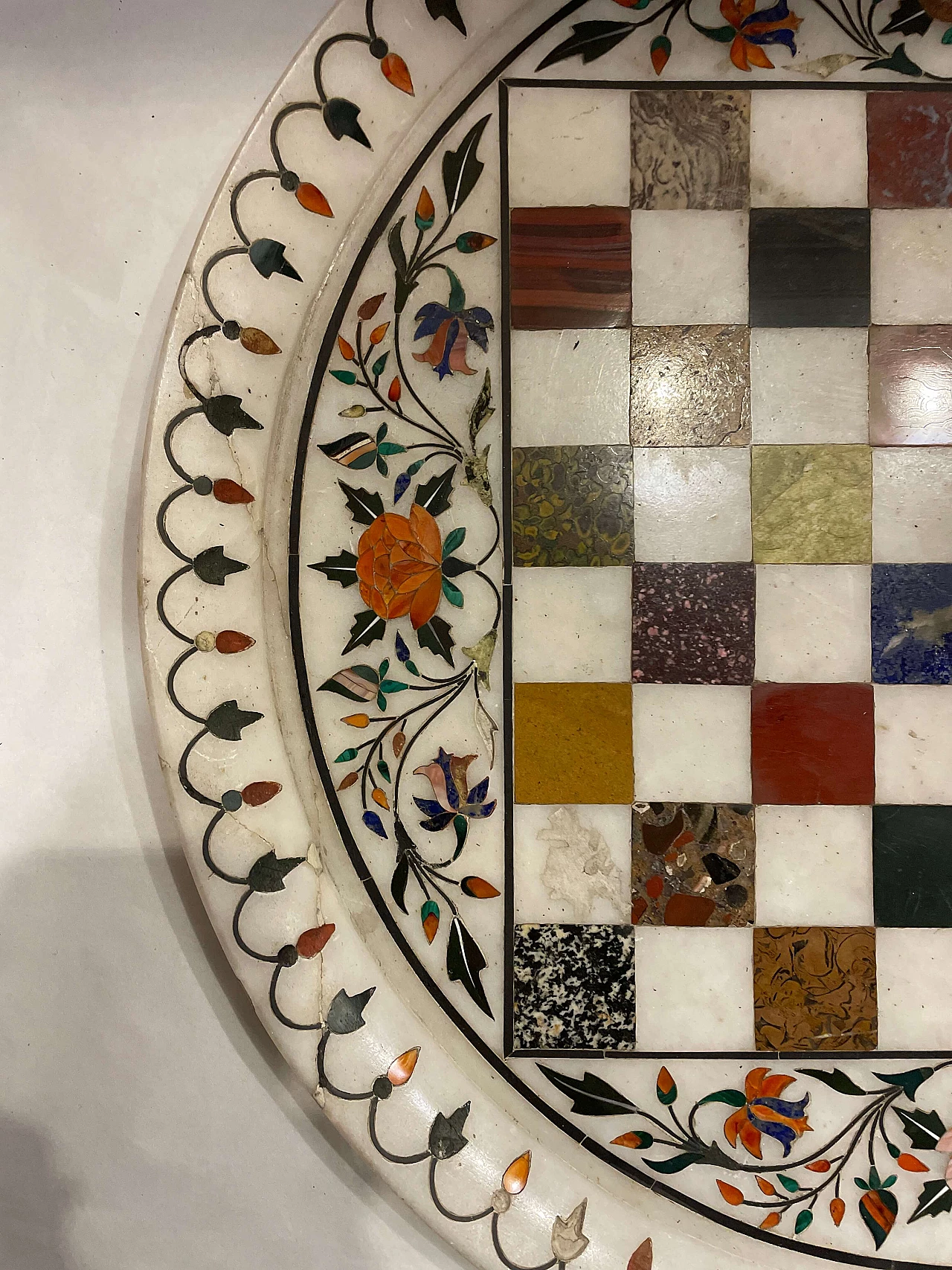 Circular chessboard in coloured marble, early 20th century 2