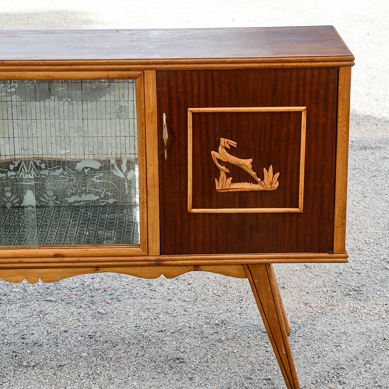 Glass and two-tone wood bar cabinet with carved deer, 1960s 6