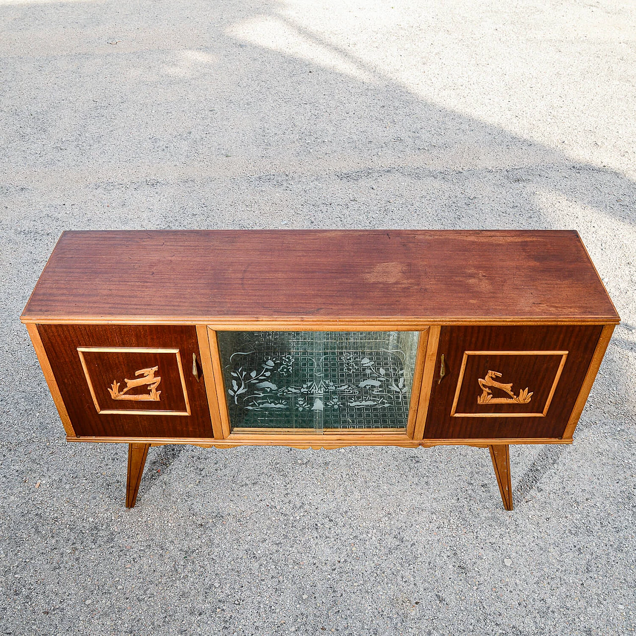 Glass and two-tone wood bar cabinet with carved deer, 1960s 8