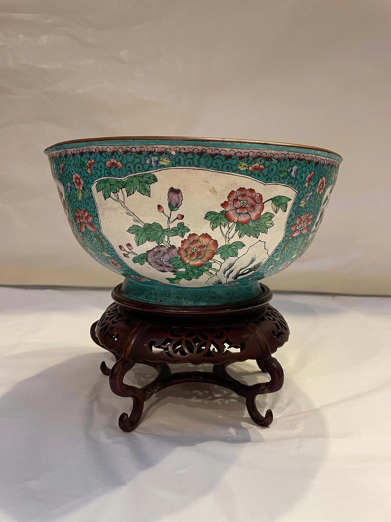 Chinese cachepot with inlaid wooden stand, circa 1800s 2