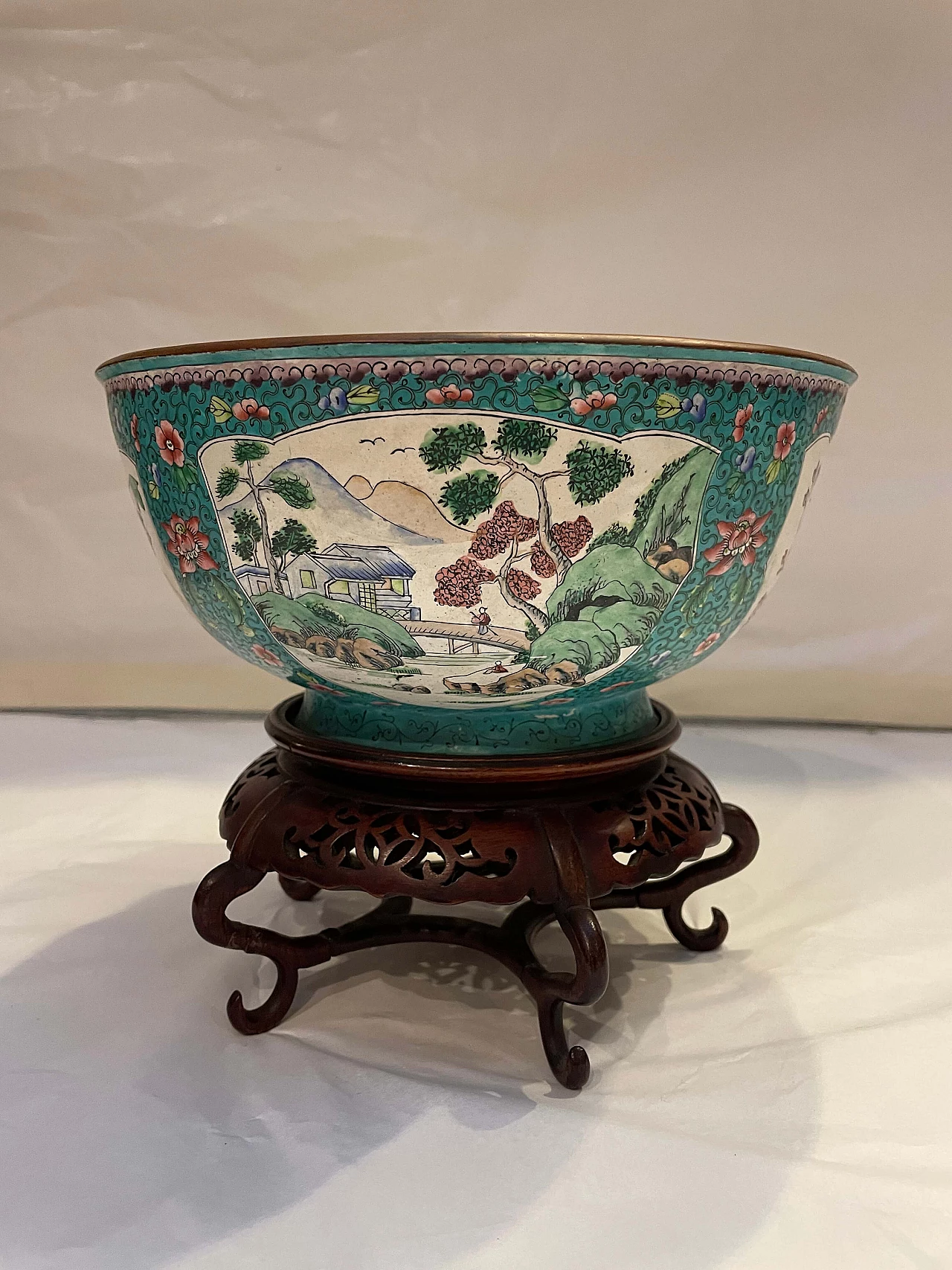 Chinese cachepot with inlaid wooden stand, circa 1800s 3