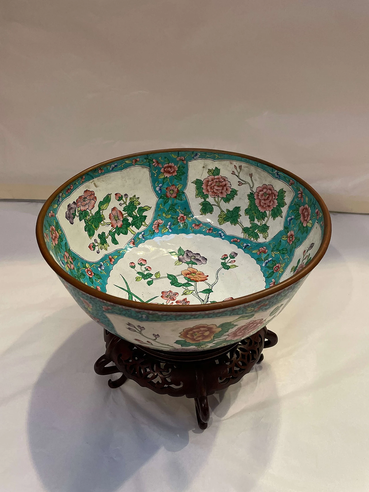 Chinese cachepot with inlaid wooden stand, circa 1800s 5