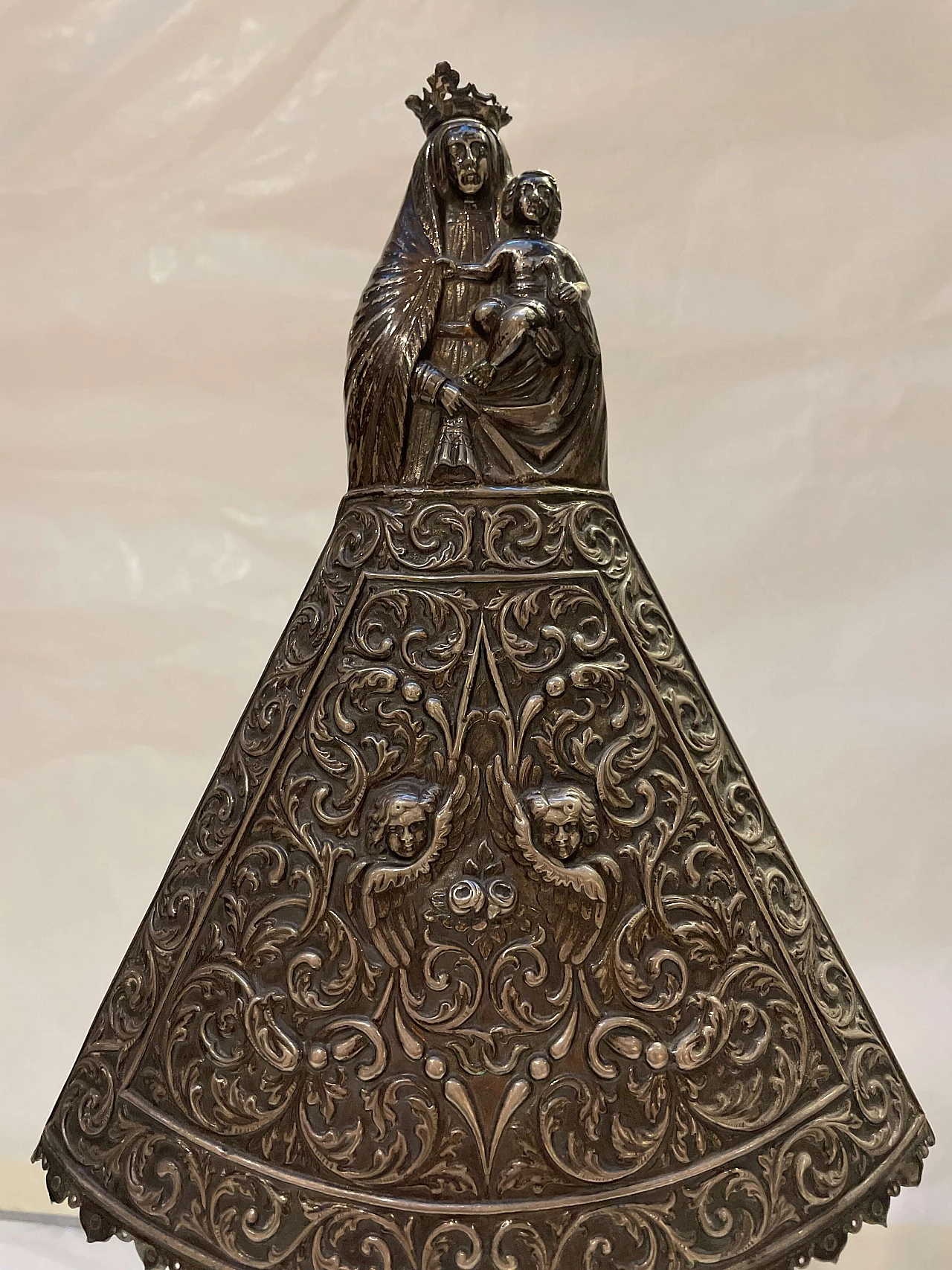 Sculpture of Madonna and Child in chiseled silver by Tarongi, 18th century 5