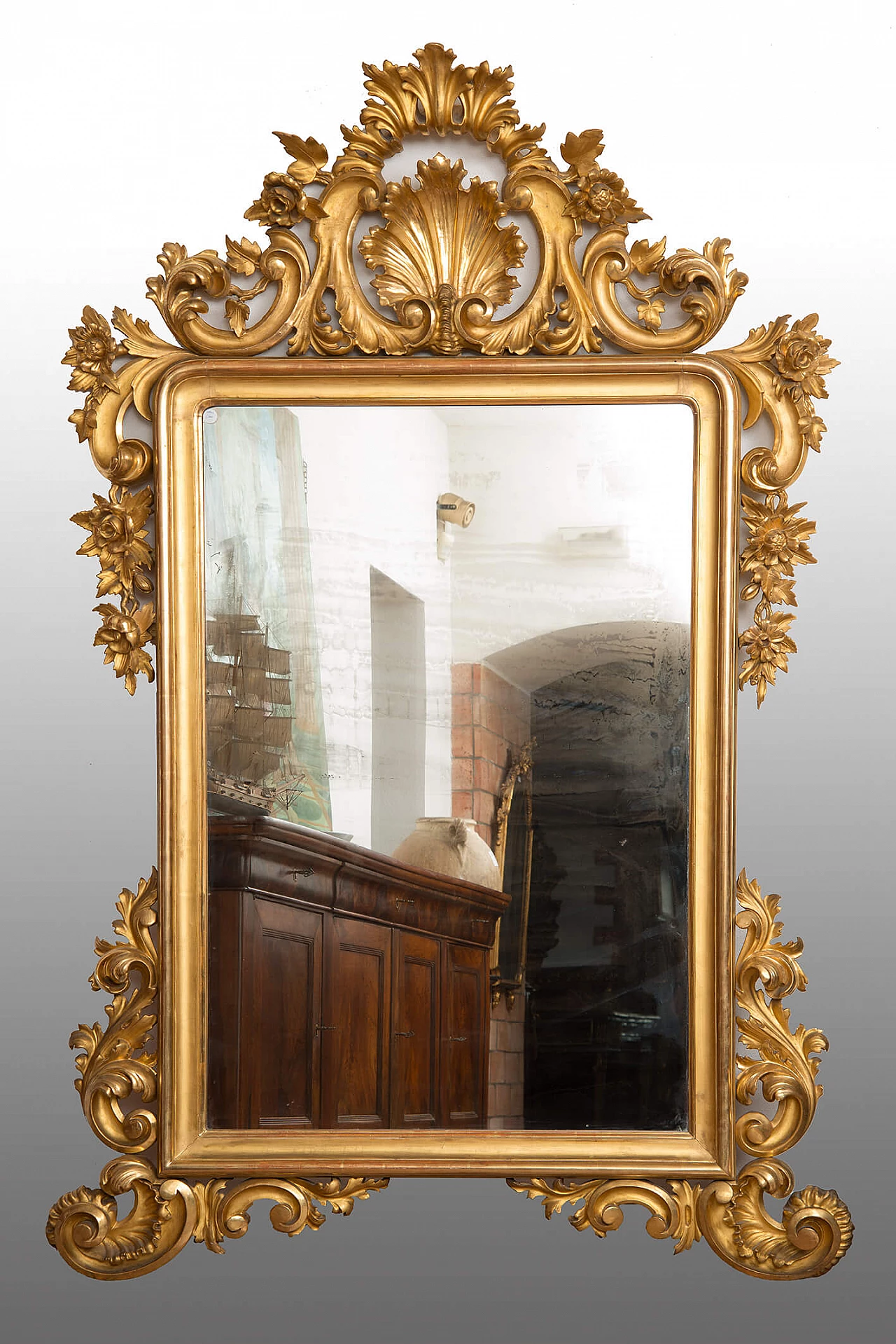 Specchiera Luigi Filippo napoletana in legno dorato e intagliato, '800 1