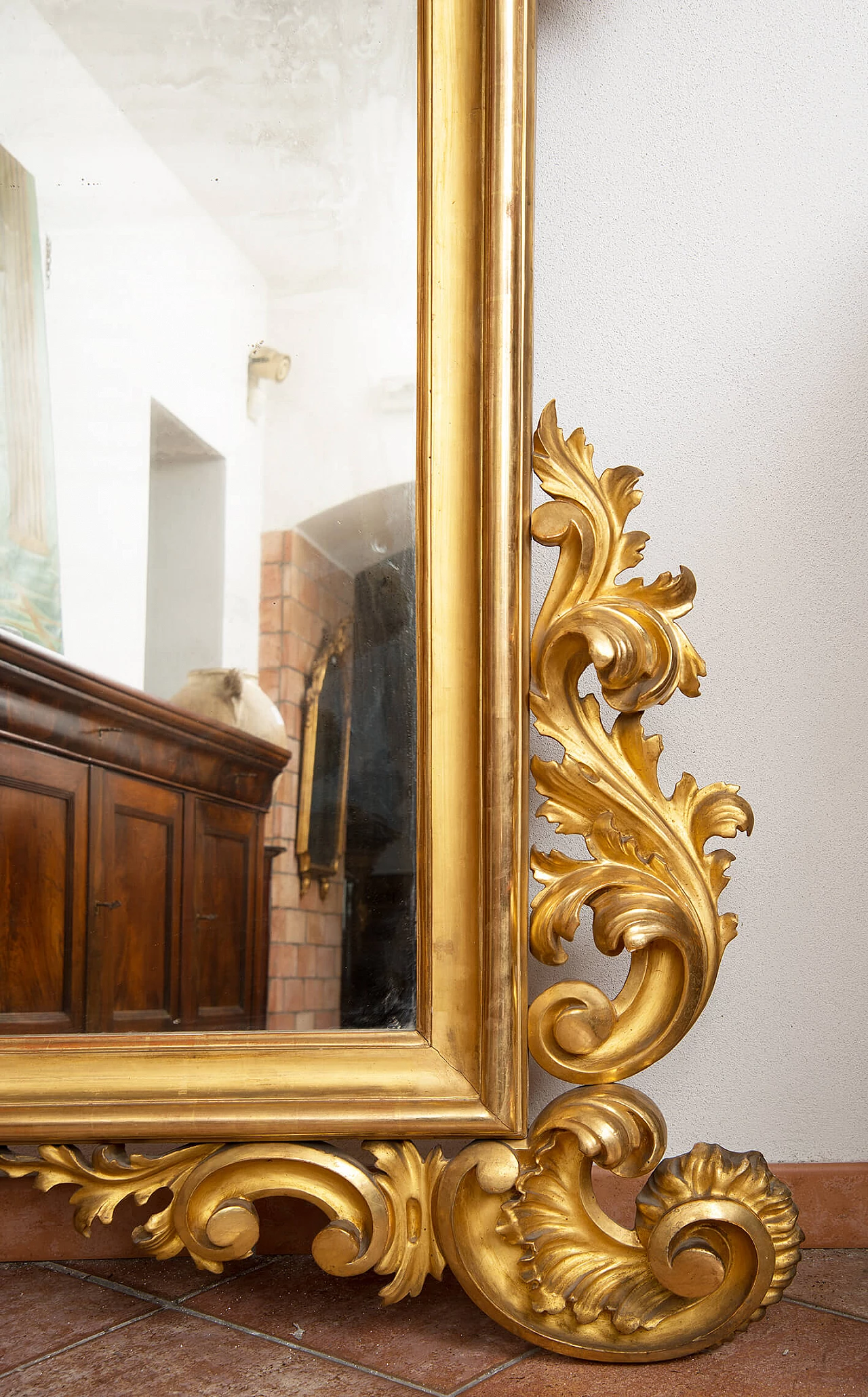 Specchiera Luigi Filippo napoletana in legno dorato e intagliato, '800 3