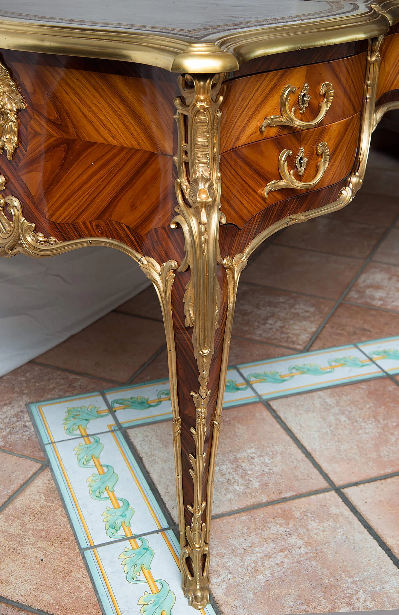 Scrivania Napoleone III in legno esotico pregiato con innesti in bronzo dorato, '800 5
