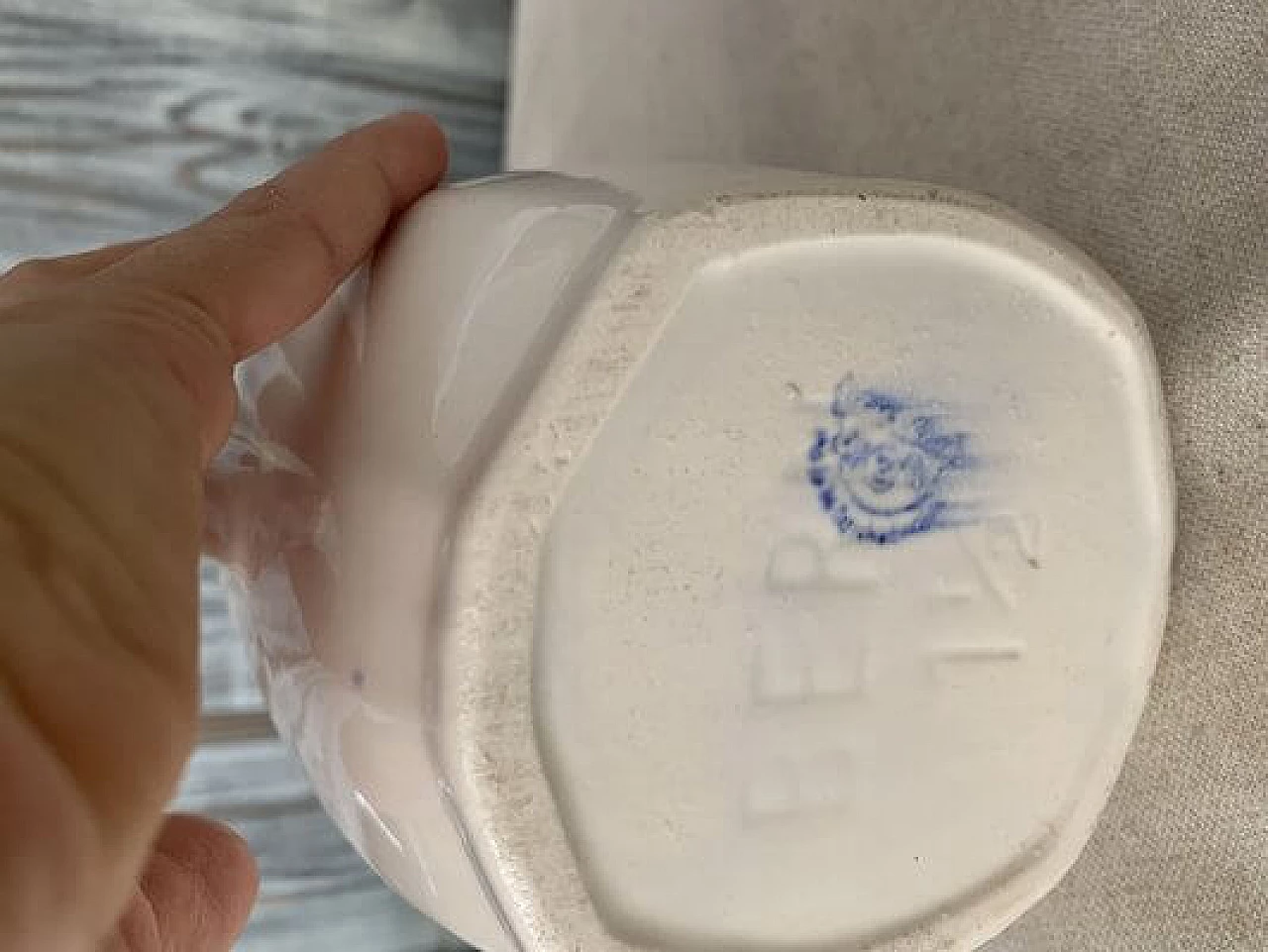 Brocca per acqua in ceramica ungherese, anni '60 6