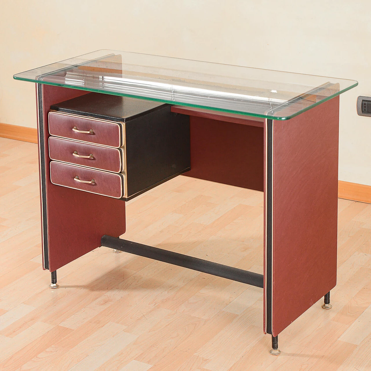 Burgundy leatherette writing desk by Umberto Mascagni, 1950s 2