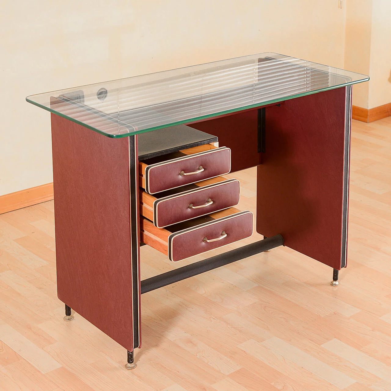 Burgundy leatherette writing desk by Umberto Mascagni, 1950s 4