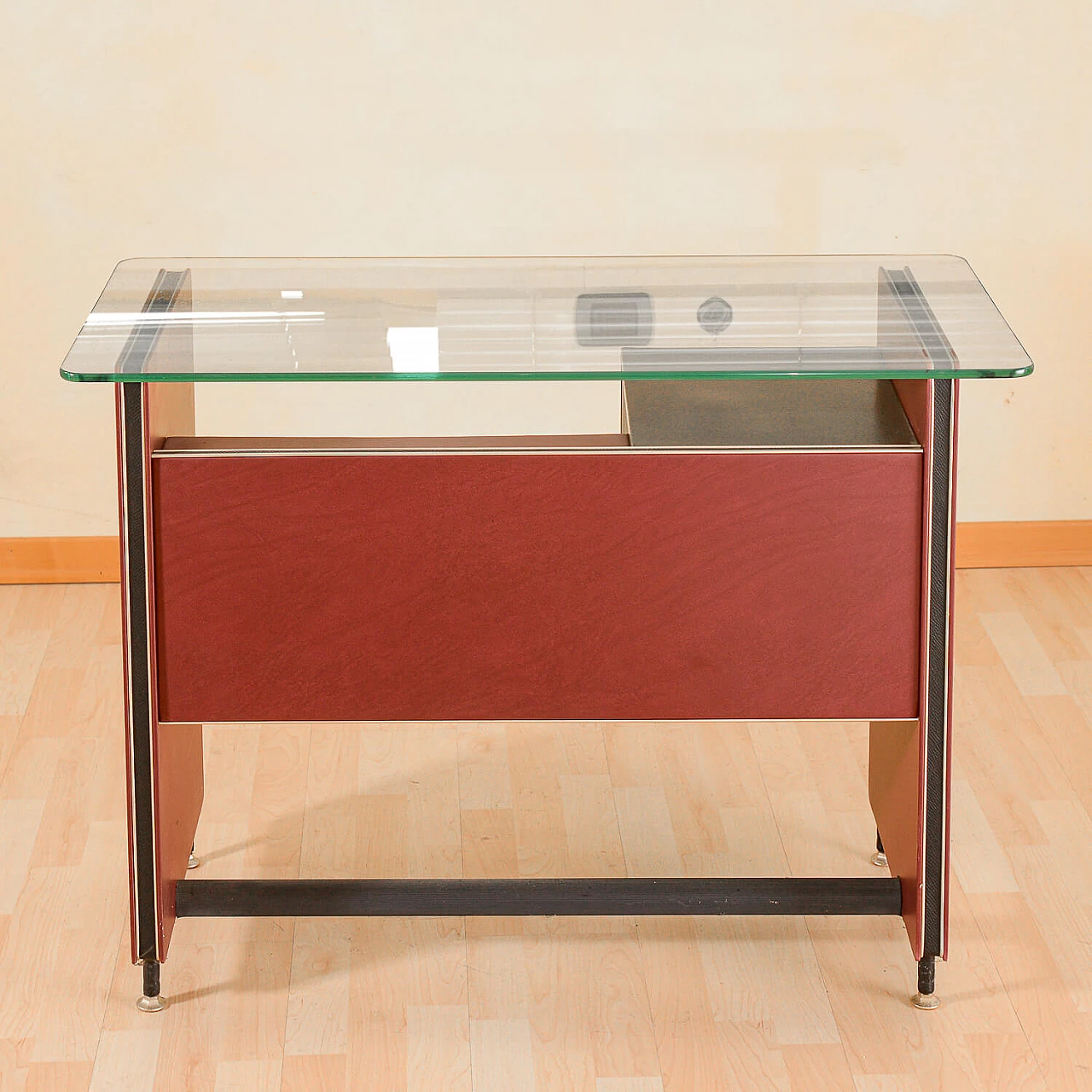 Burgundy leatherette writing desk by Umberto Mascagni, 1950s 7