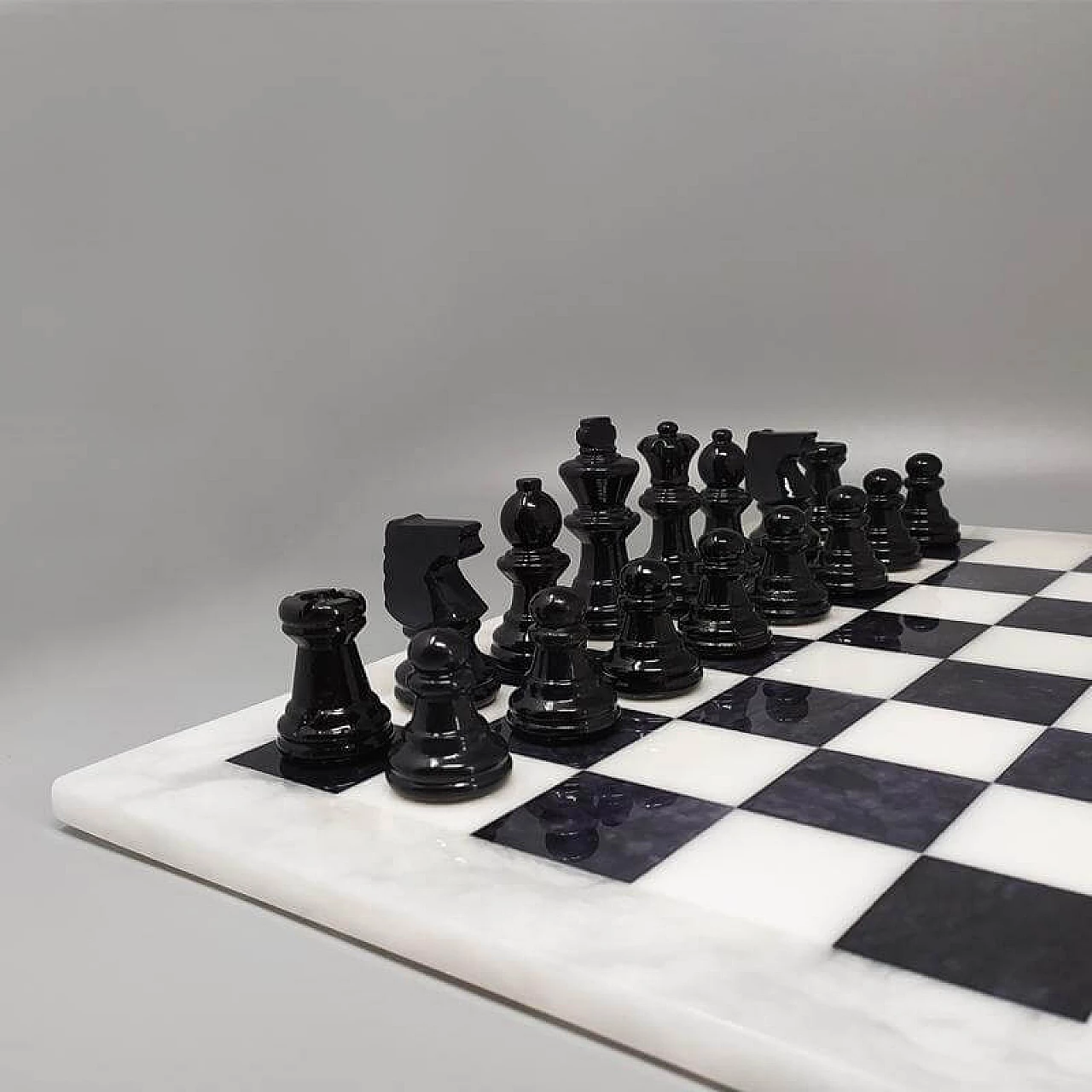 Black and white Volterra alabaster chesses, 1970s 3