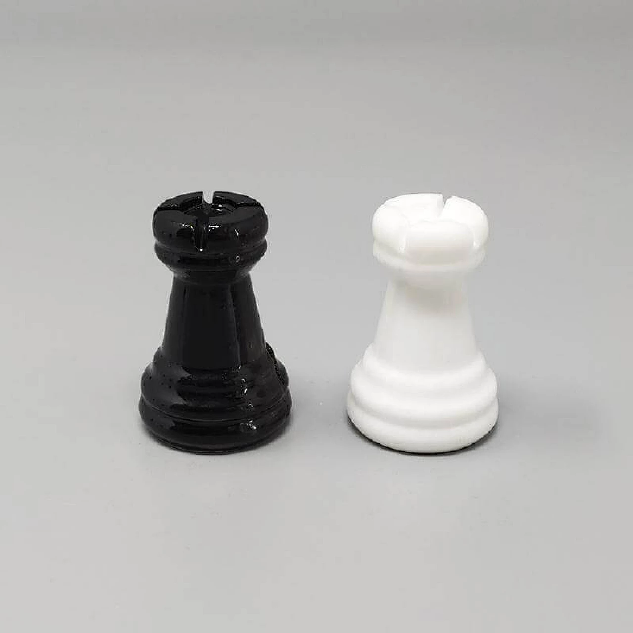 Black and white Volterra alabaster chesses, 1970s 10