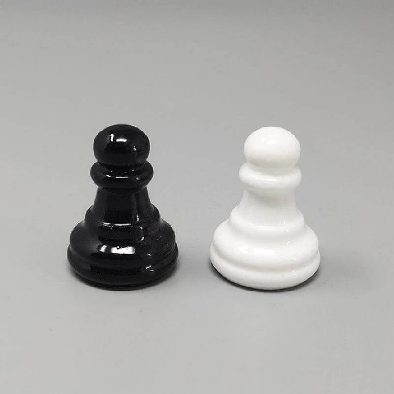 Black and white Volterra alabaster chesses, 1970s 11