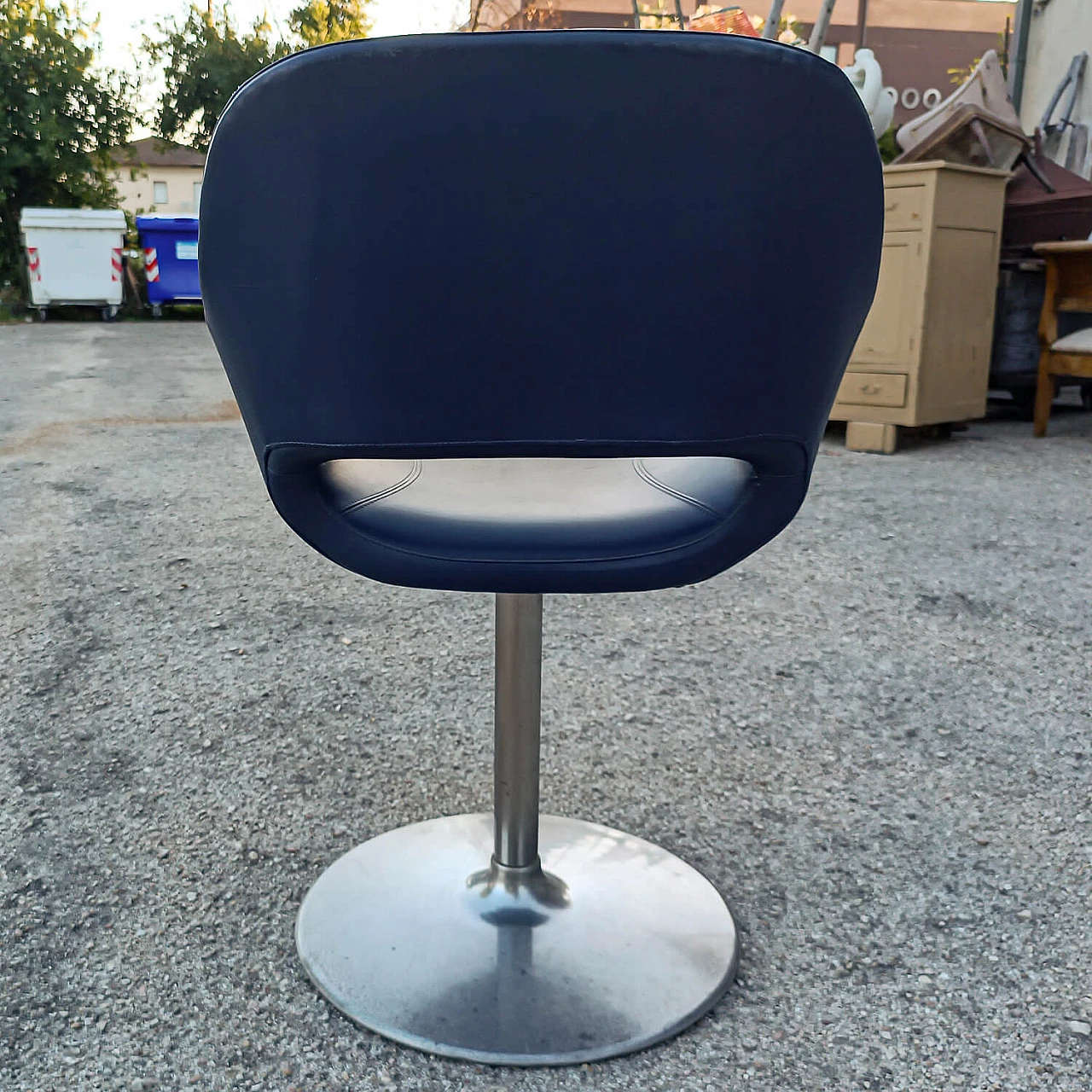 Leather vilpelle swivel armchair with metal pedestal, 1980s 4