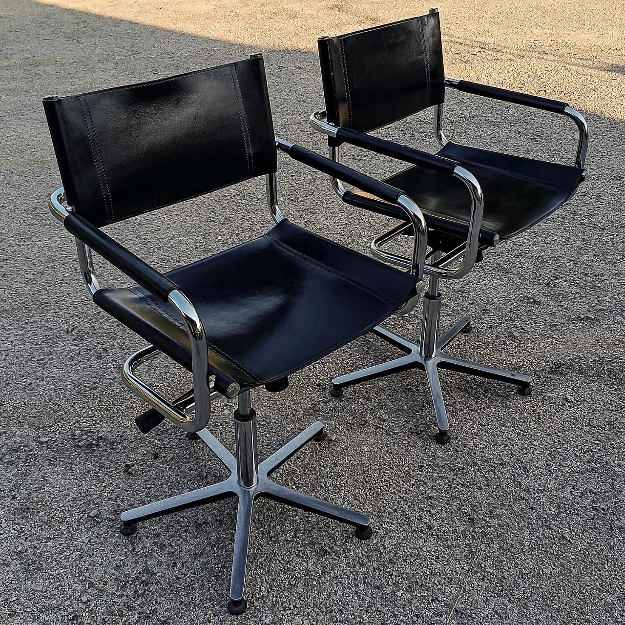 Pair of Mart Stam style studio chairs in leather and steel, 1980s 3