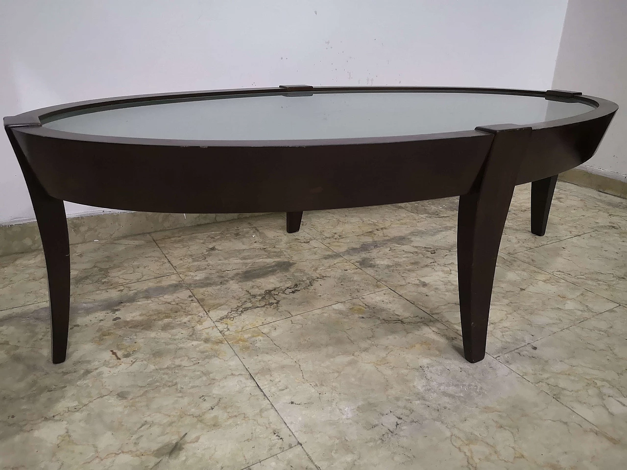 Tavolino ovale in noce e vetro di Natuzzi, anni '70 4