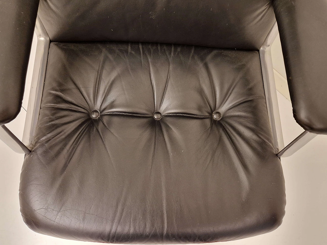 P126 Executive armchair by Osvaldo Borsani, 1960s 6