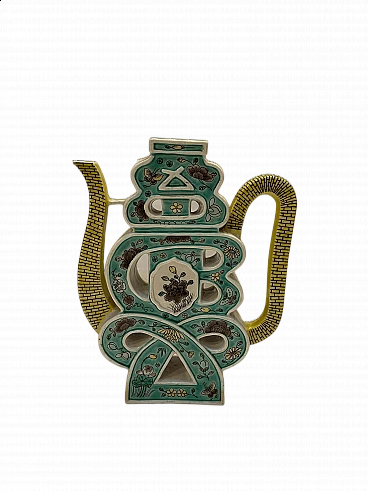 Chinese Famille Verte porcelain teapot, 18th century