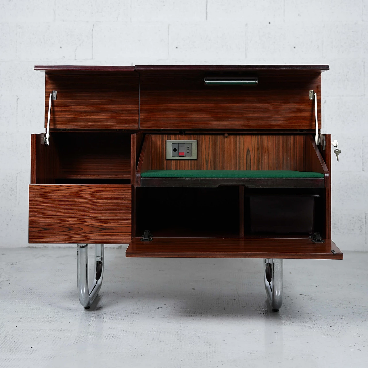 Mobile bar in legno e acciaio con giradischi, anni '70 11