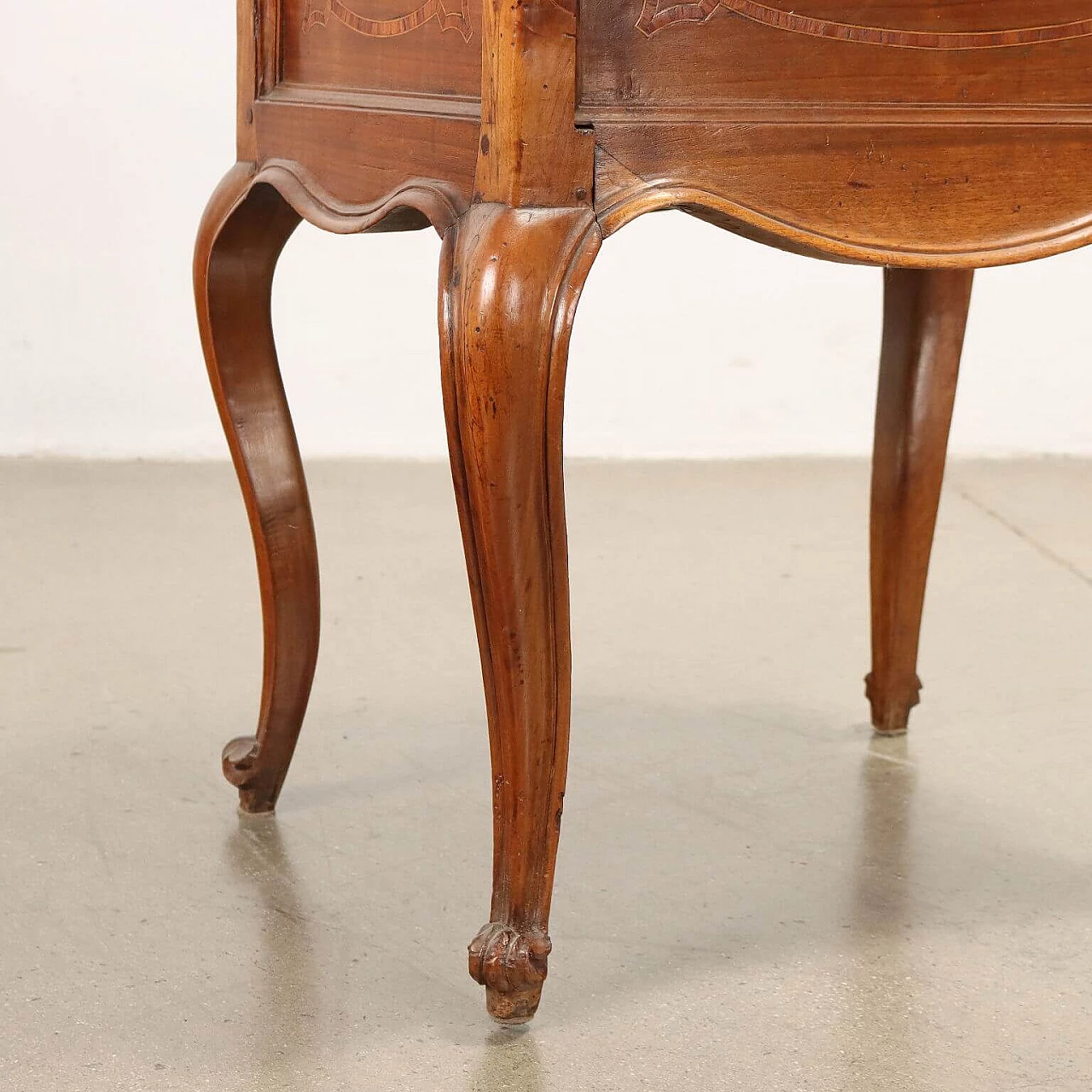 Barocchetto inlaid walnut bedside table with flap door, mid-18th century 9