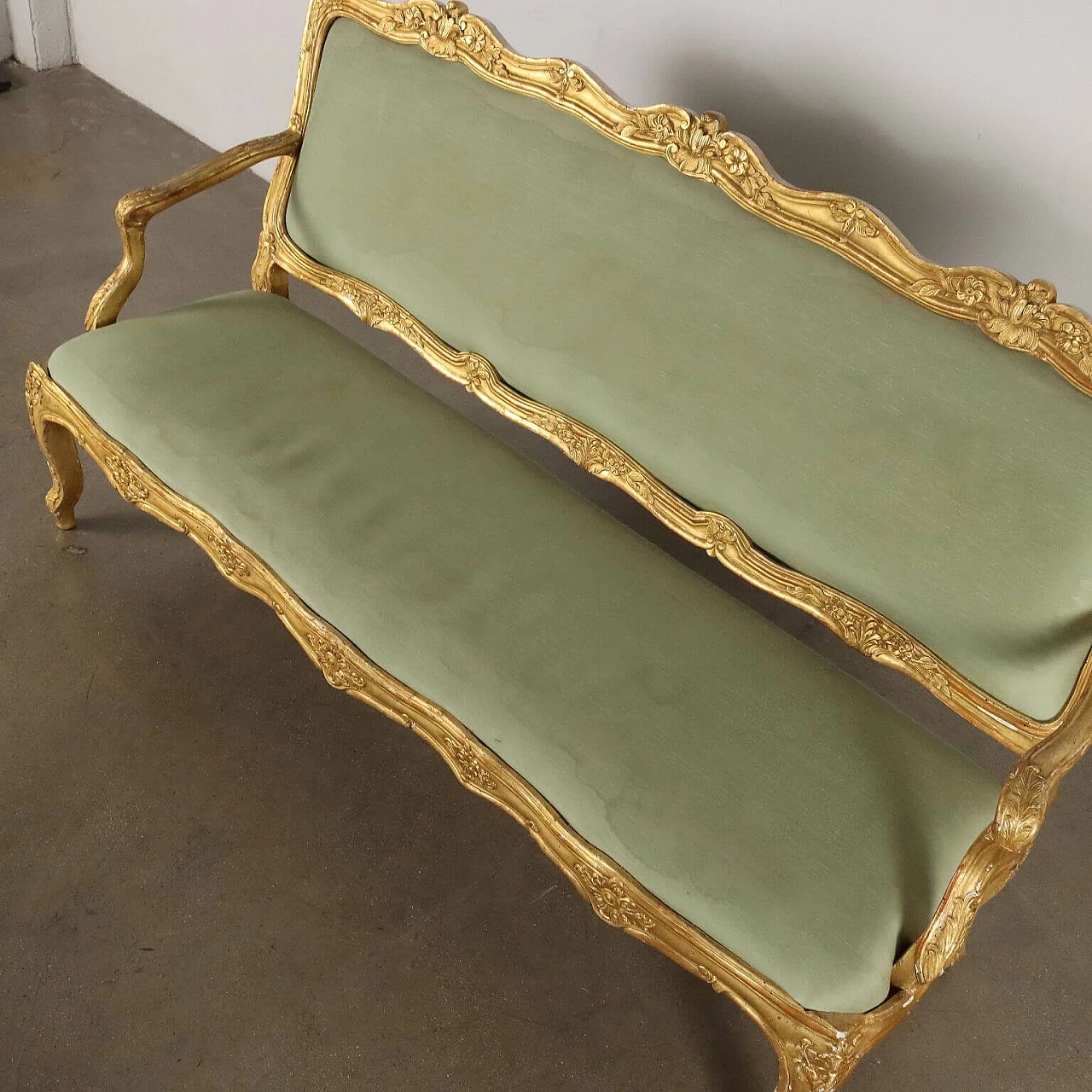 Carved and gilded wooden upholstered sofa in Baroque style, late 19th century 9