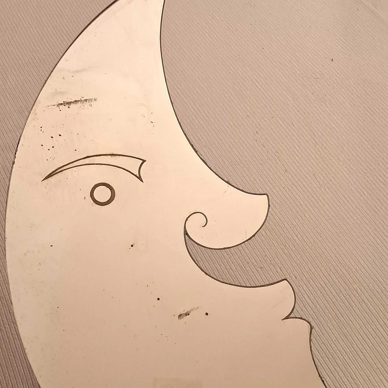 Specchio da parete rotondo con mezzaluna, anni '60 7