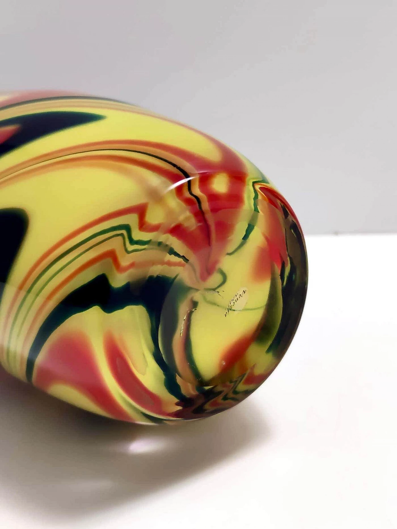 Vaso in vetro di Murano incamiciato e soffiato a mano, anni '80 3