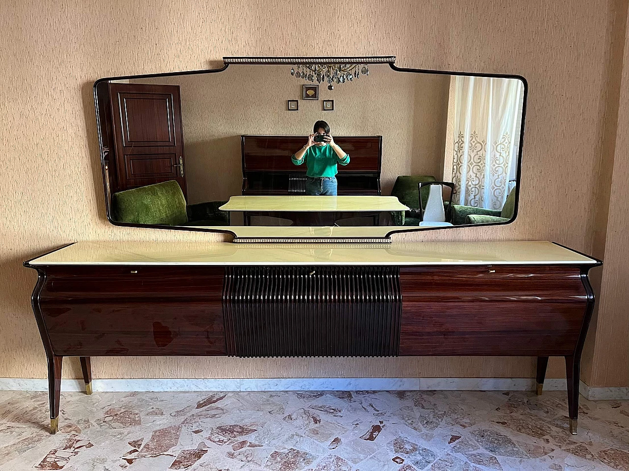 Buffet with mirror in the style of Osvaldo Borsani, 1950s 2