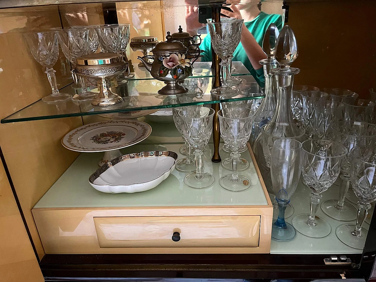 Wooden sideboard with bar cabinet in the style of Osvaldo Borsani, 1950s 12
