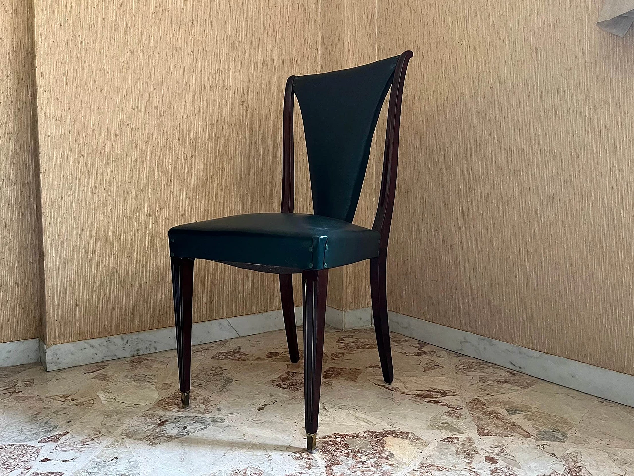 4 Dining chairs in the style of Paolo Buffa, 1950s 5