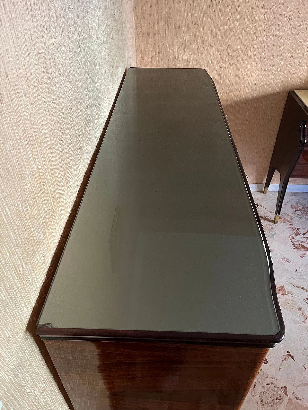 Credenza in legno con applicazioni in ottone nello stile di Paolo Buffa, anni '50 5