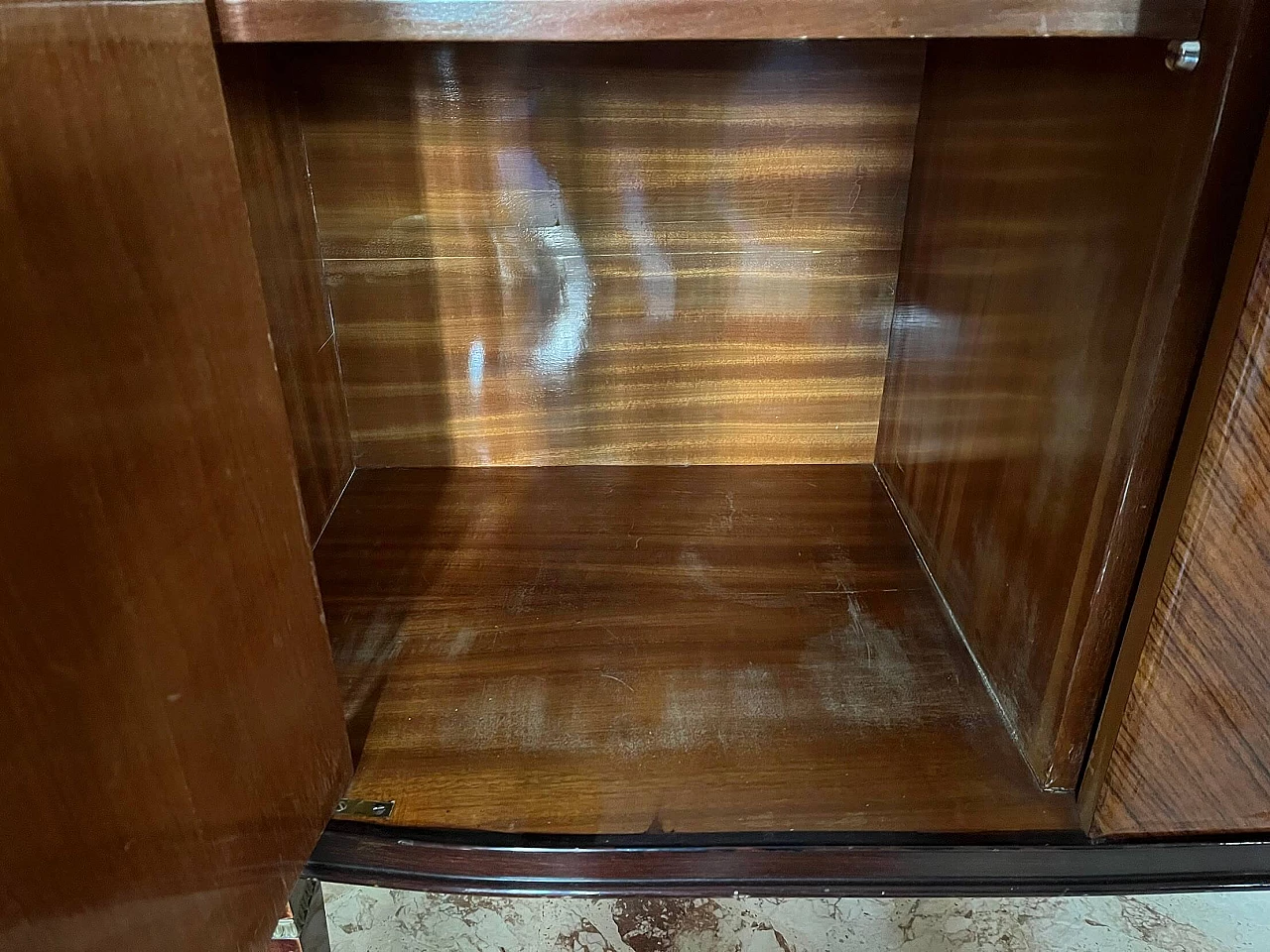 Credenza in legno con applicazioni in ottone nello stile di Paolo Buffa, anni '50 12