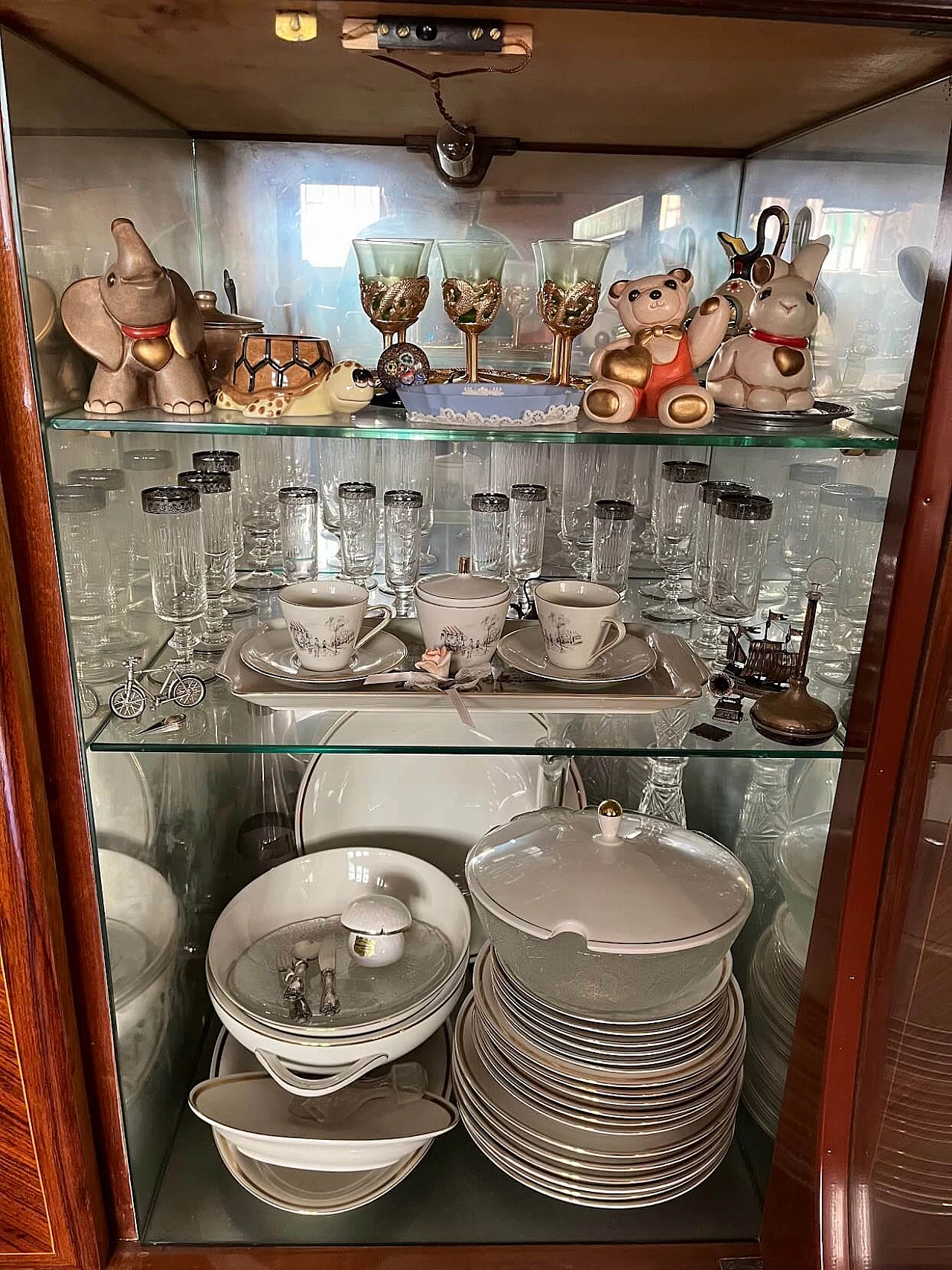 Credenza in legno con applicazioni in ottone nello stile di Paolo Buffa, anni '50 13