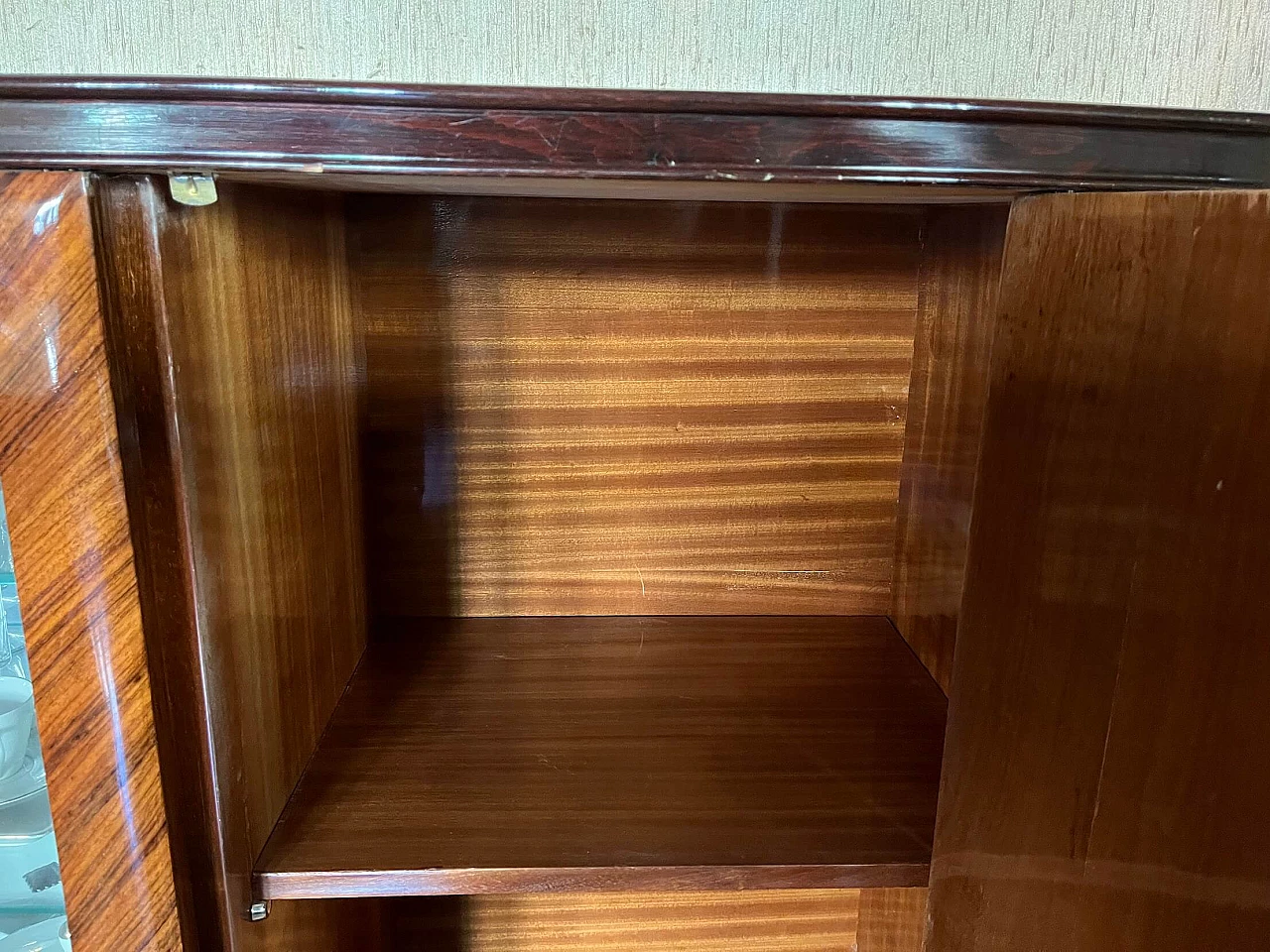 Credenza in legno con applicazioni in ottone nello stile di Paolo Buffa, anni '50 15