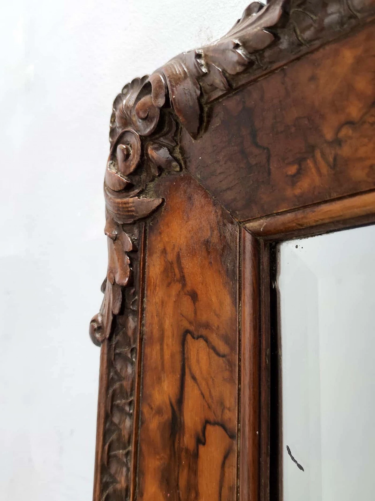 Specchio da parete con cornice in faggio e noce, anni '40 7