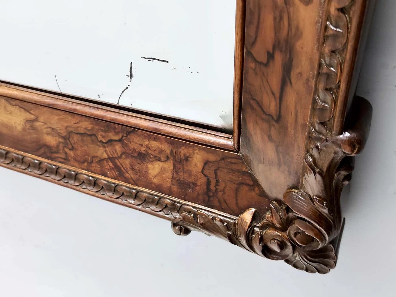Specchio da parete con cornice in faggio e noce, anni '40 10