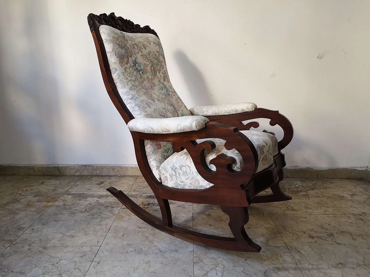 Poltrona a dondolo Luigi Filippo in noce, '800 2