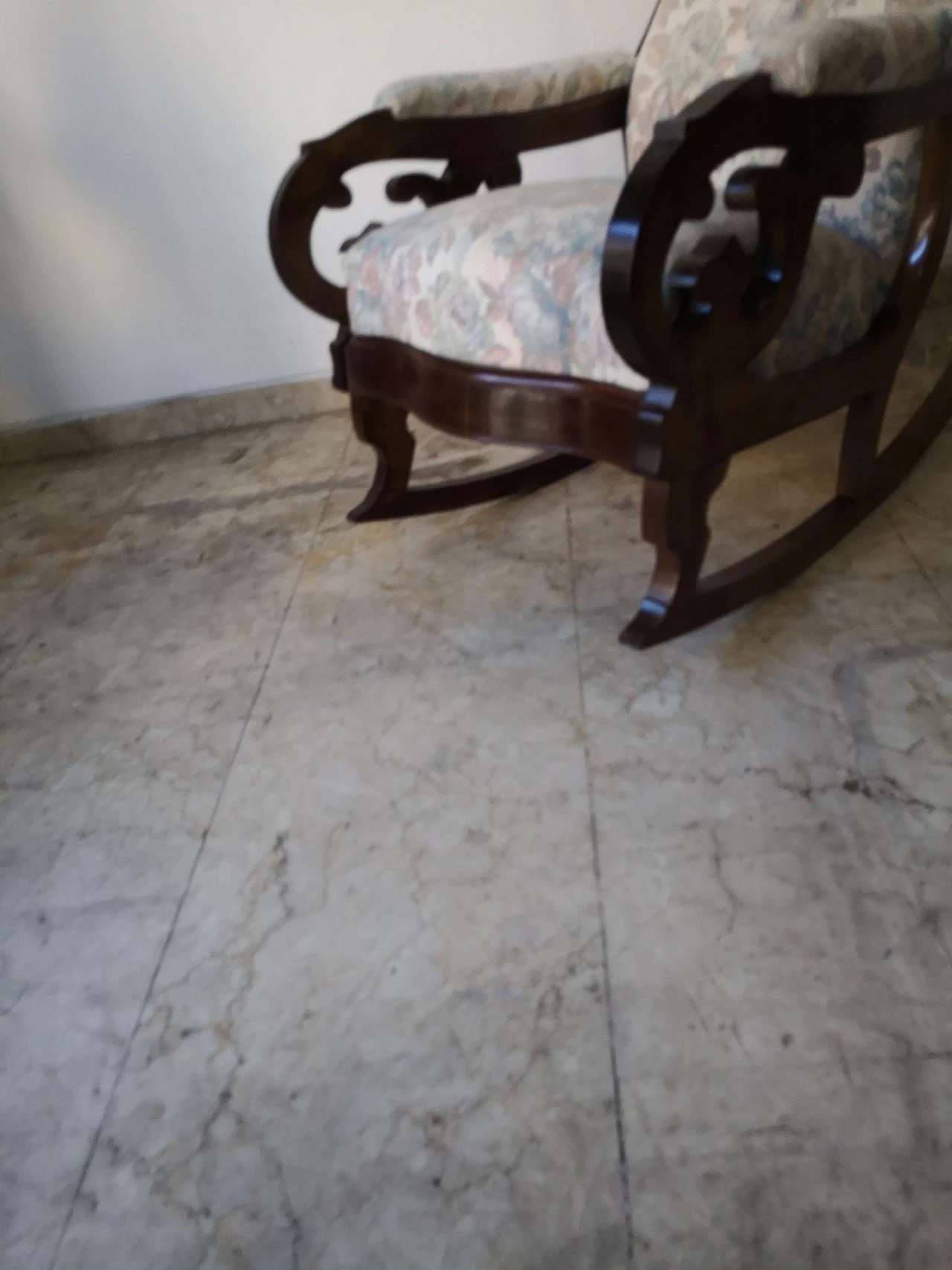 Poltrona a dondolo Luigi Filippo in noce, '800 12