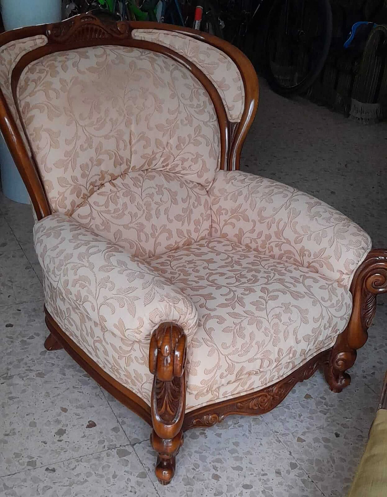 Wood and powder-pink damask fabric armchair, 1950s 5