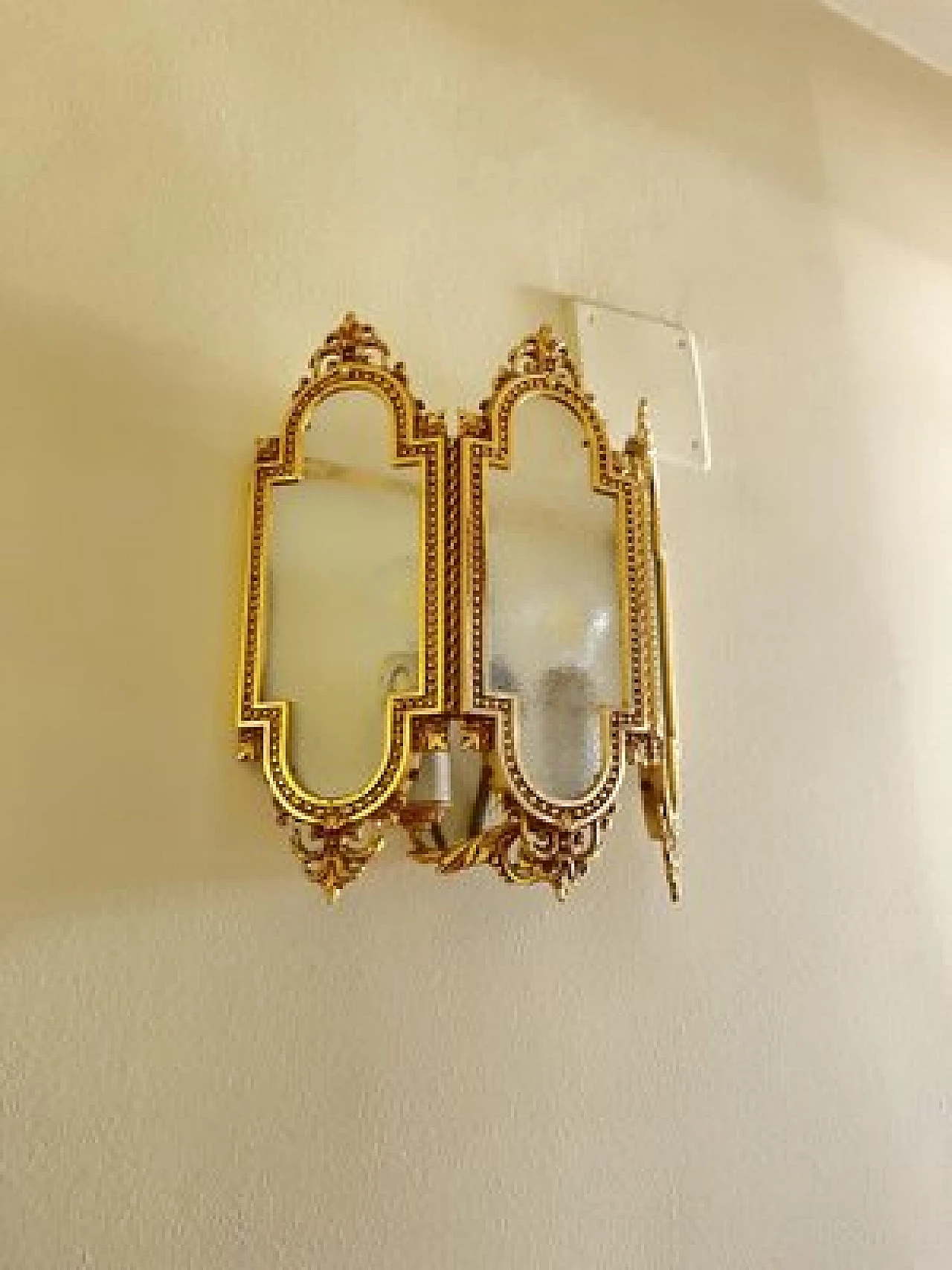 3 Wall lights in brass and glass, 1980s 4